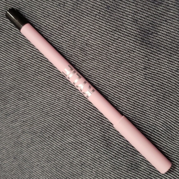 KYLIE COSMETICS GEL EYELINER PENCIL. - Picture 1 of 13